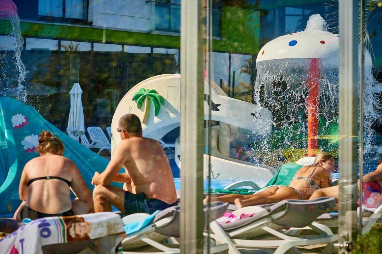 Nasty 24 Aparthotel Pool & Spa Mamaia Nord Navodari Ngoại thất bức ảnh
