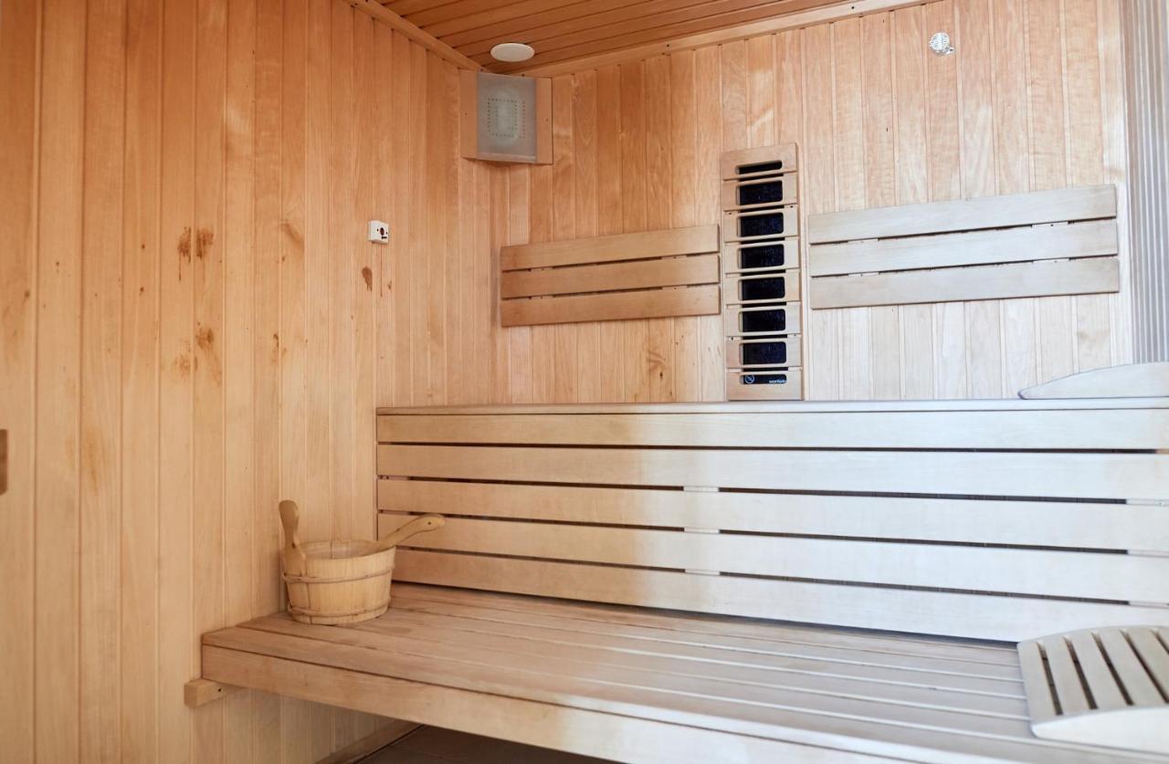 Nasty 24 Aparthotel Pool & Spa Mamaia Nord Navodari Ngoại thất bức ảnh