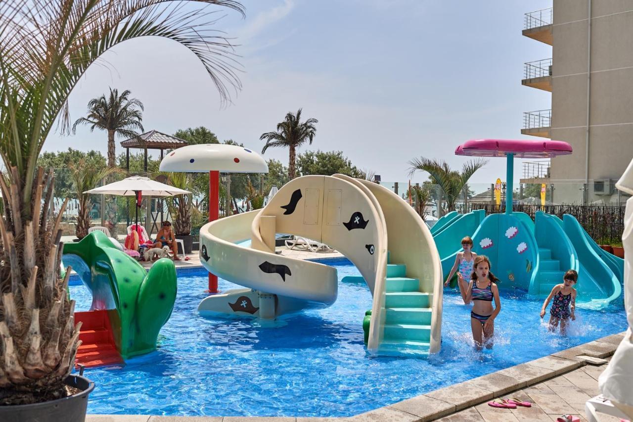 Nasty 24 Aparthotel Pool & Spa Mamaia Nord Navodari Ngoại thất bức ảnh